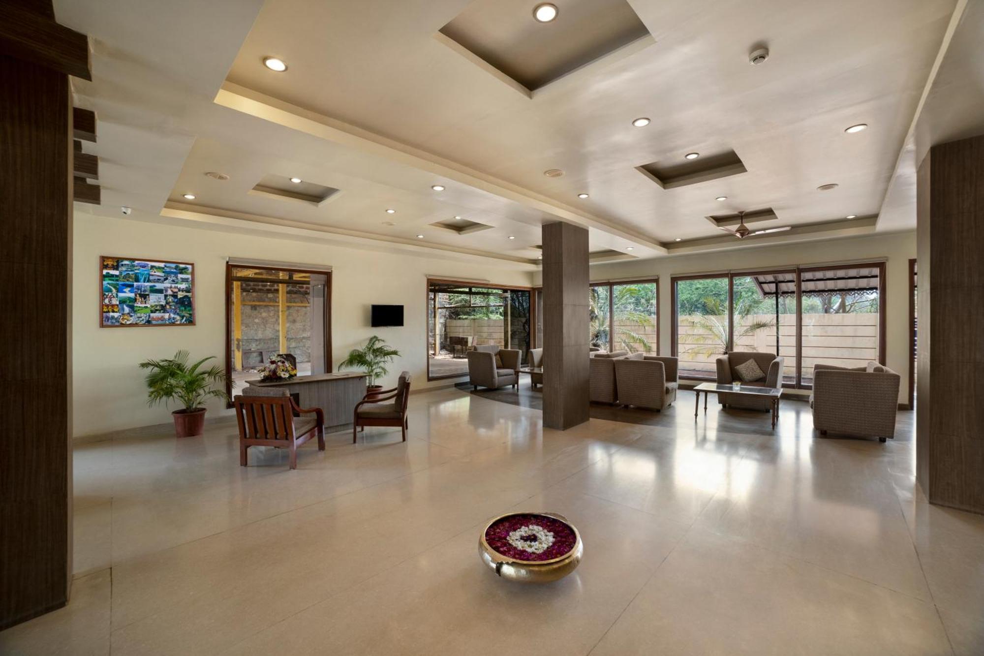 Sterling Karwar Hotel Exterior foto