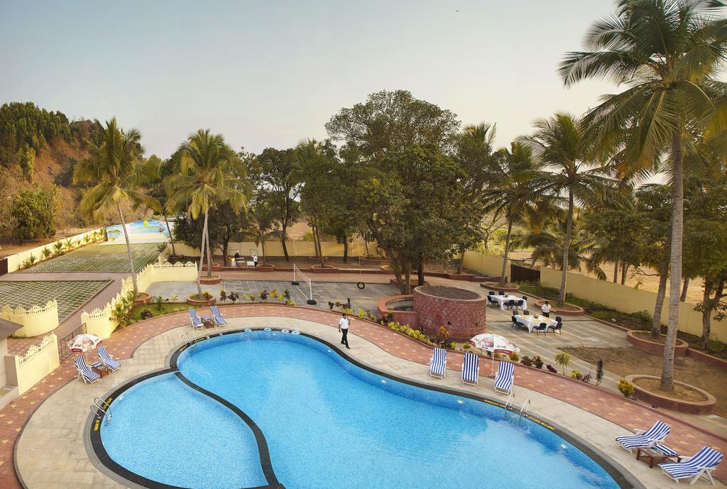 Sterling Karwar Hotel Exterior foto