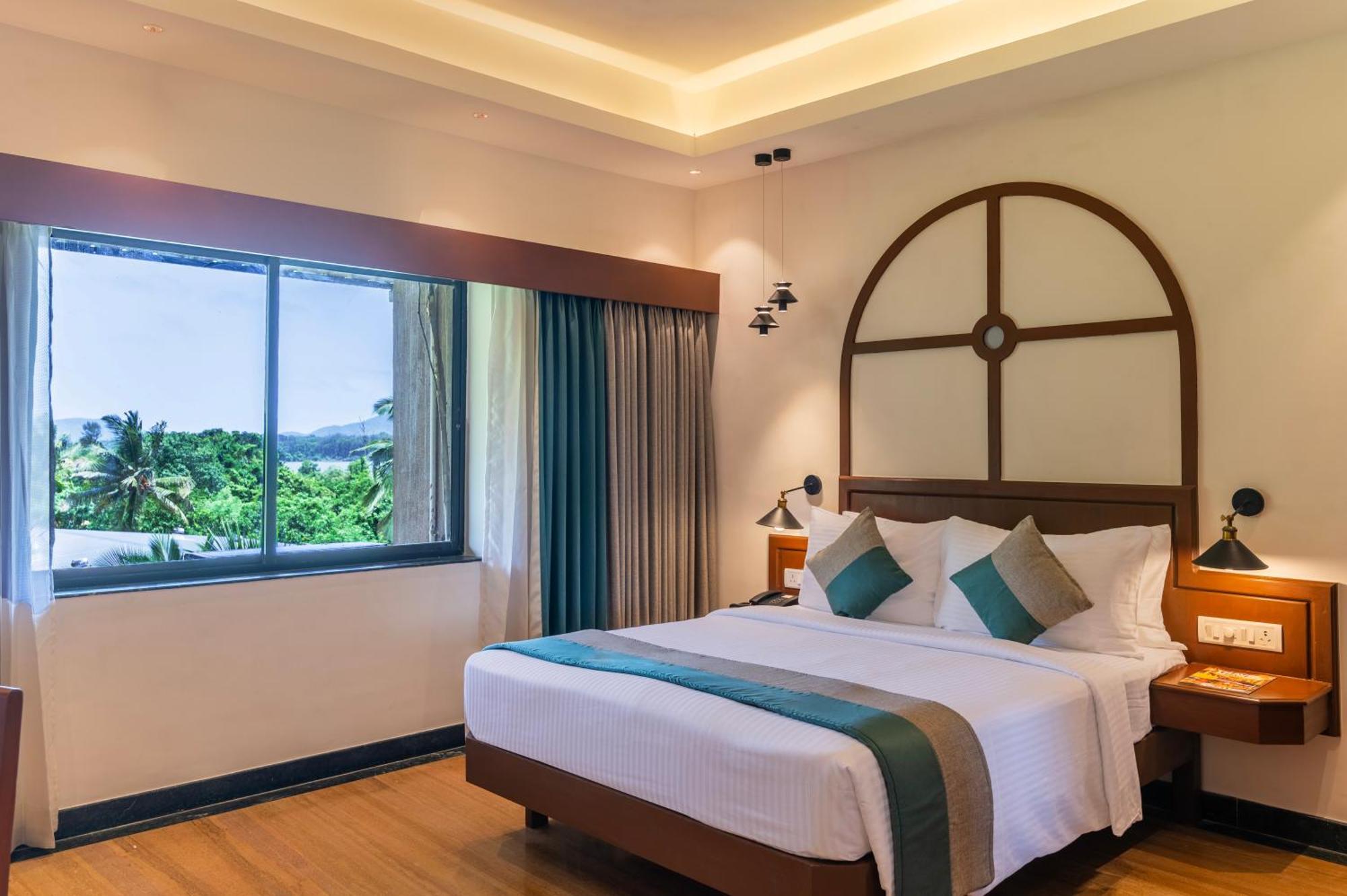 Sterling Karwar Hotel Exterior foto