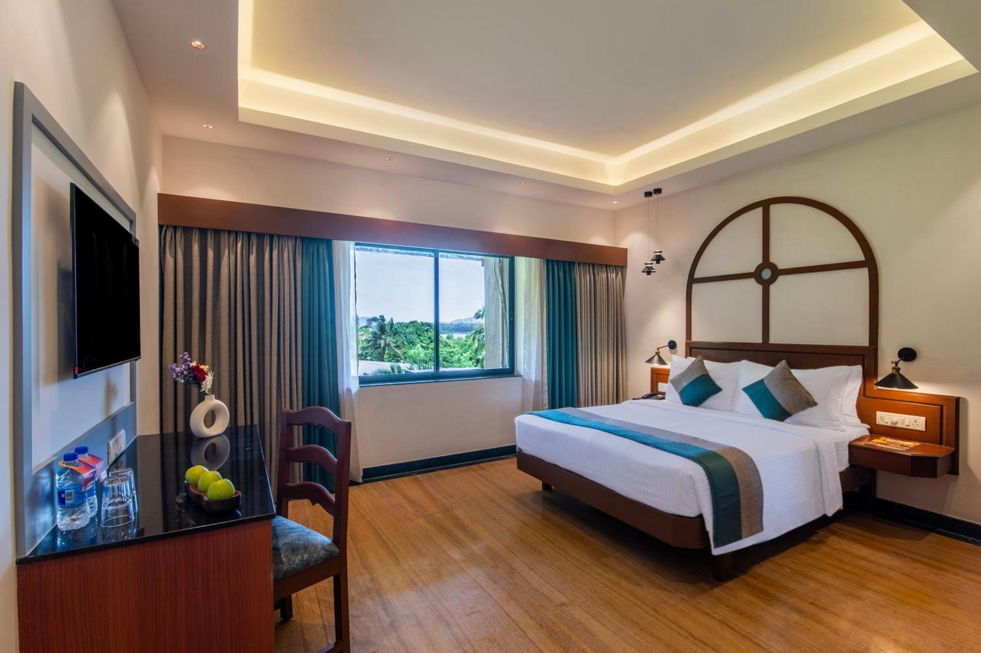 Sterling Karwar Hotel Exterior foto