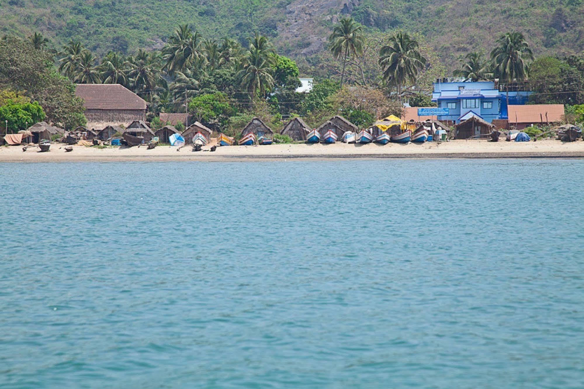 Sterling Karwar Hotel Exterior foto